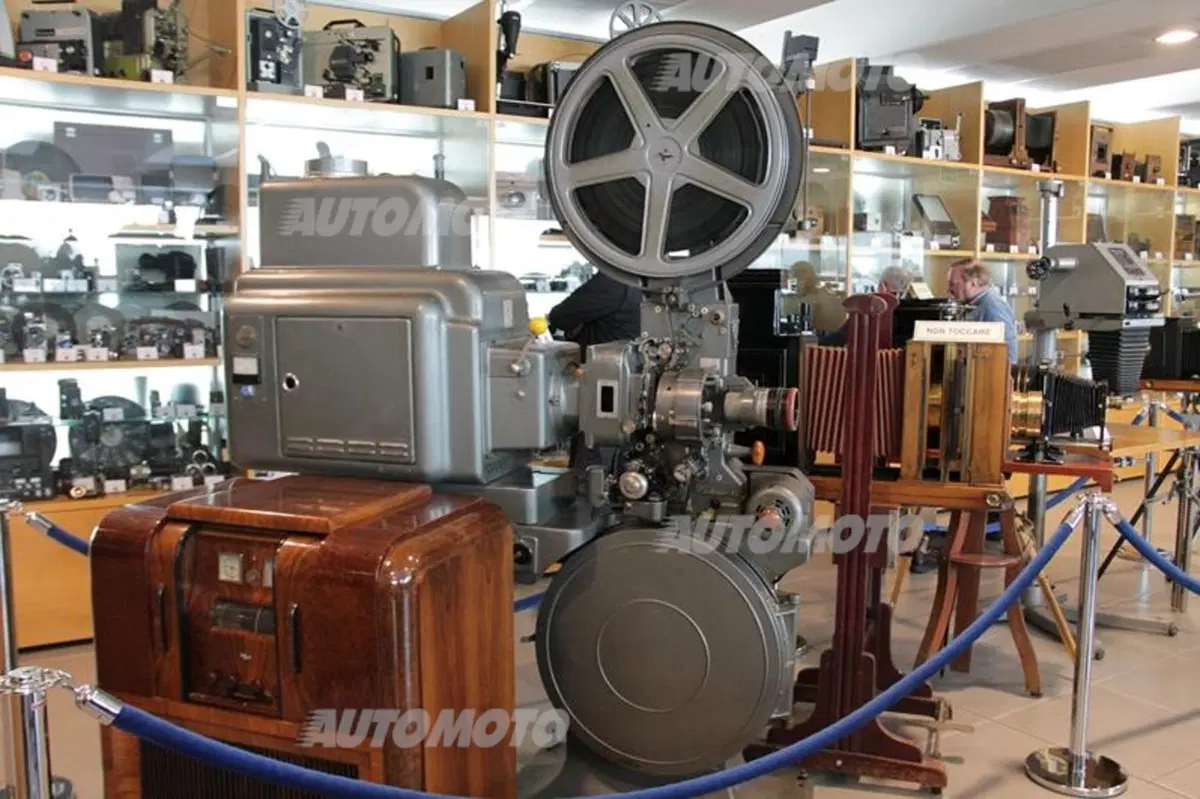 Museo Nicolis: la storia dell'auto e della moto in un'esposizione privata (43)