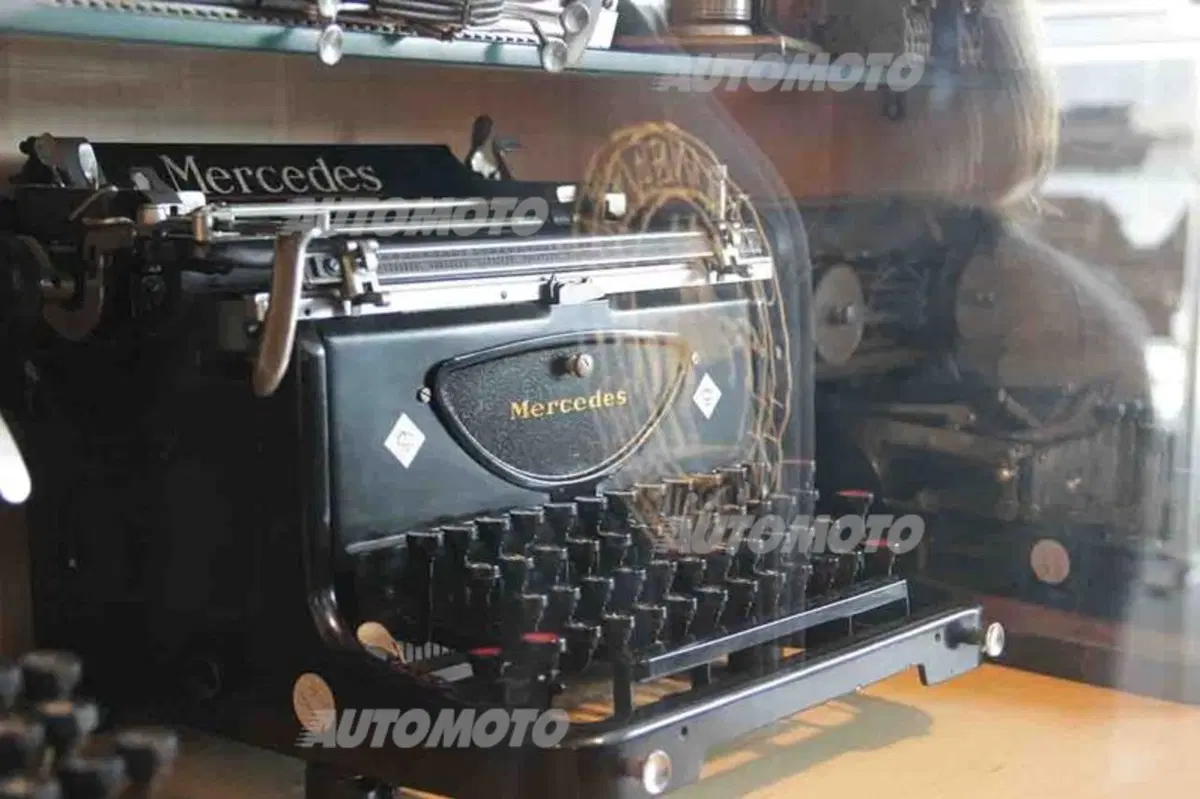Museo Nicolis: la storia dell'auto e della moto in un'esposizione privata (45)