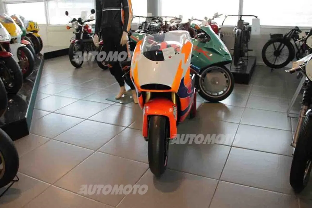 Museo Nicolis: la storia dell'auto e della moto in un'esposizione privata (51)
