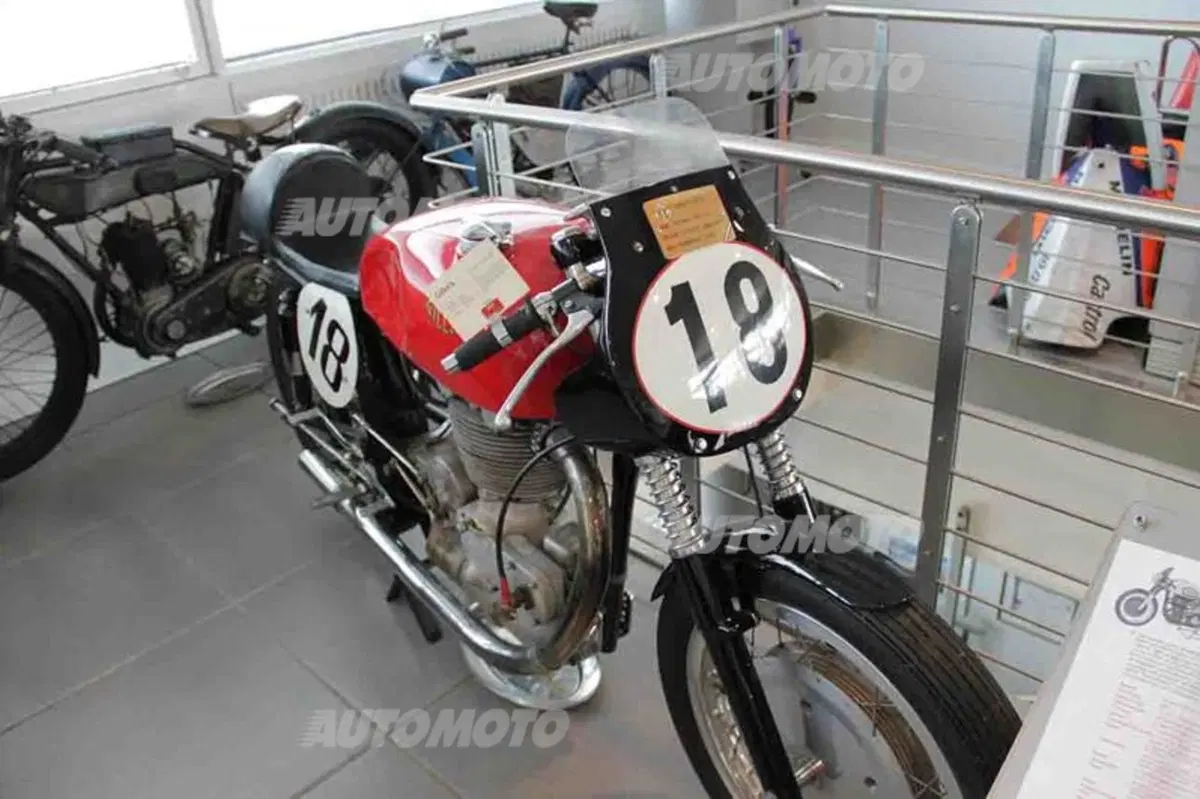 Museo Nicolis: la storia dell'auto e della moto in un'esposizione privata (52)