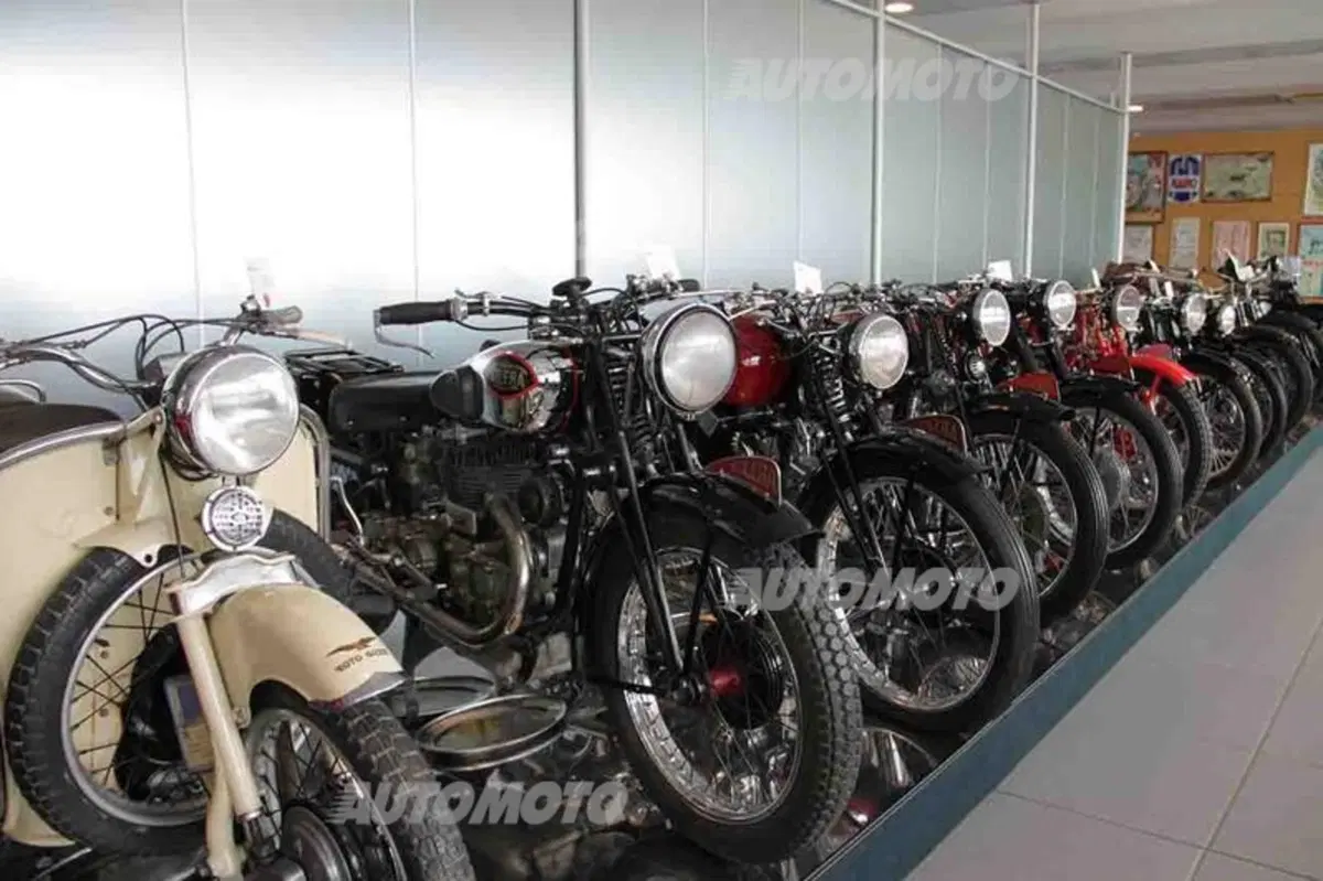 Museo Nicolis: la storia dell'auto e della moto in un'esposizione privata (55)