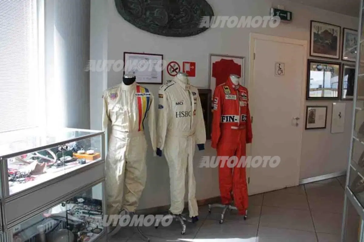 Museo Nicolis: la storia dell'auto e della moto in un'esposizione privata (58)
