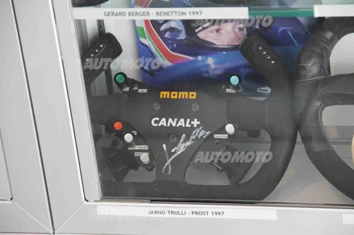 Museo Nicolis: la storia dell'auto e della moto in un'esposizione privata (63)