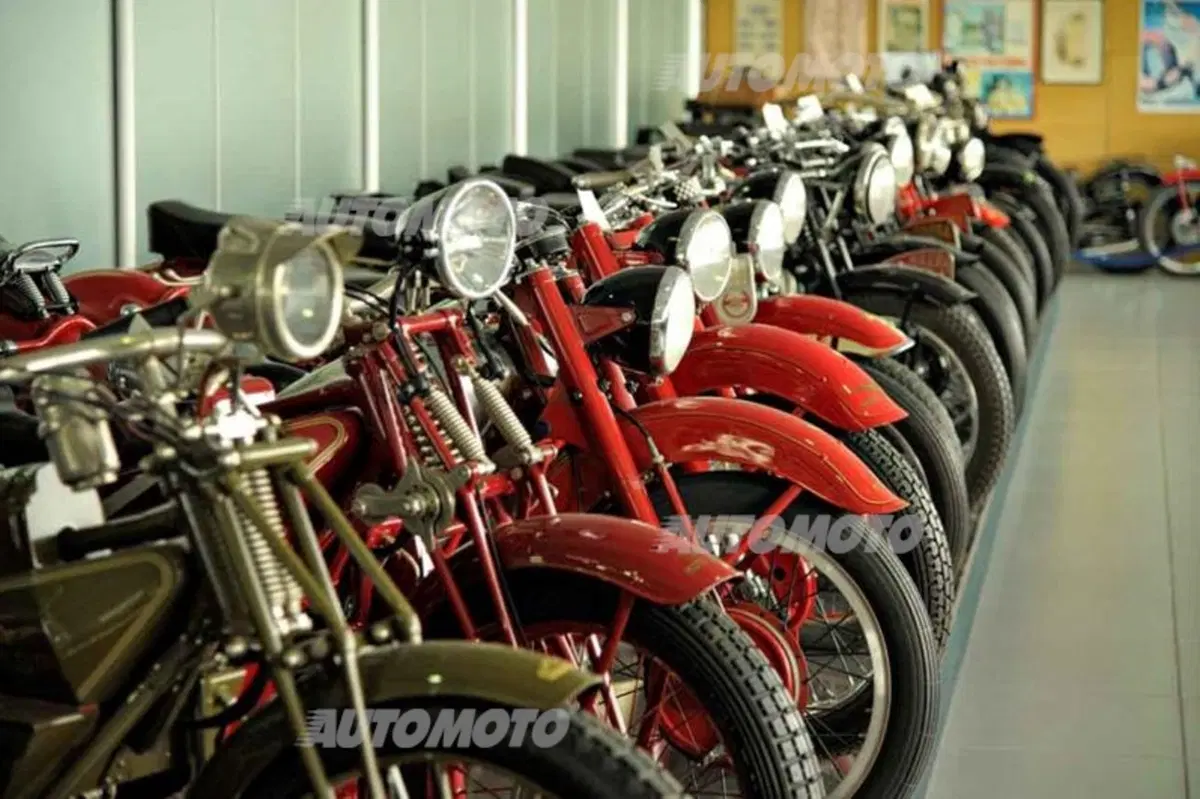 Museo Nicolis: la storia dell'auto e della moto in un'esposizione privata (66)