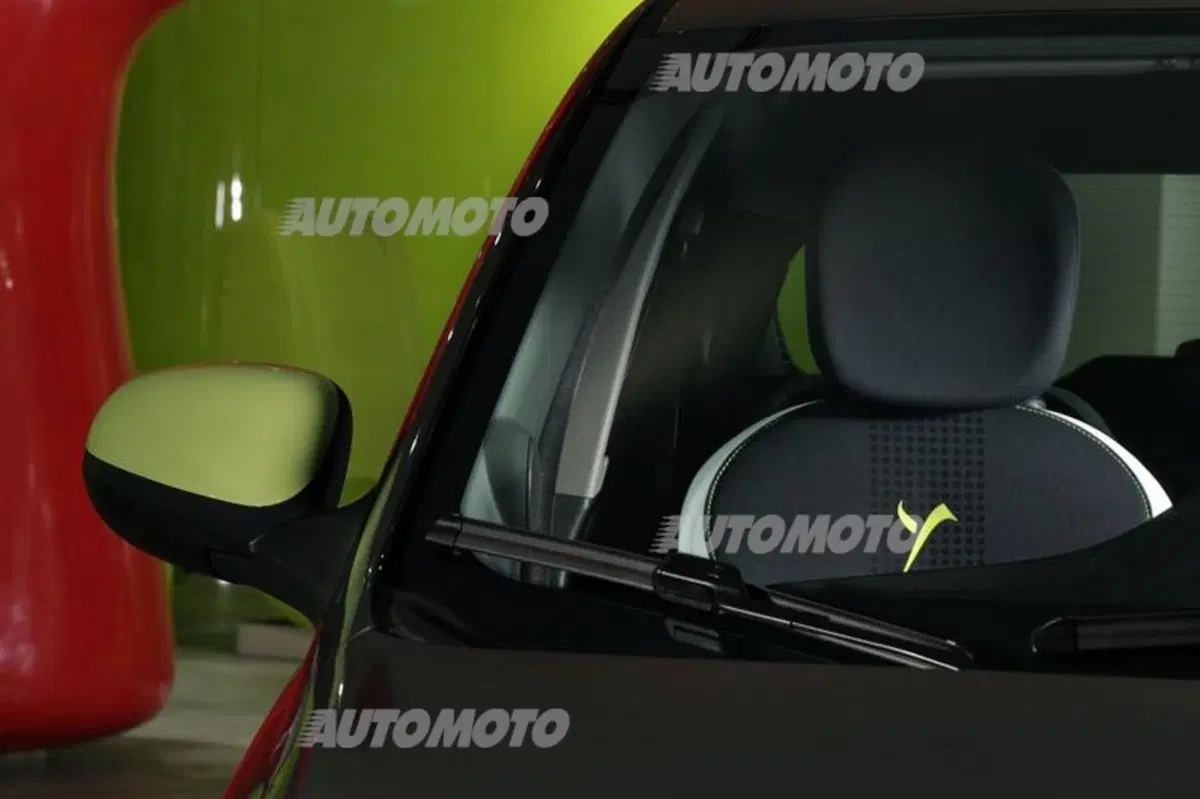 Lancia Ypsilon Elefantino 2014: largo alla personalizzazione e al colore (7)