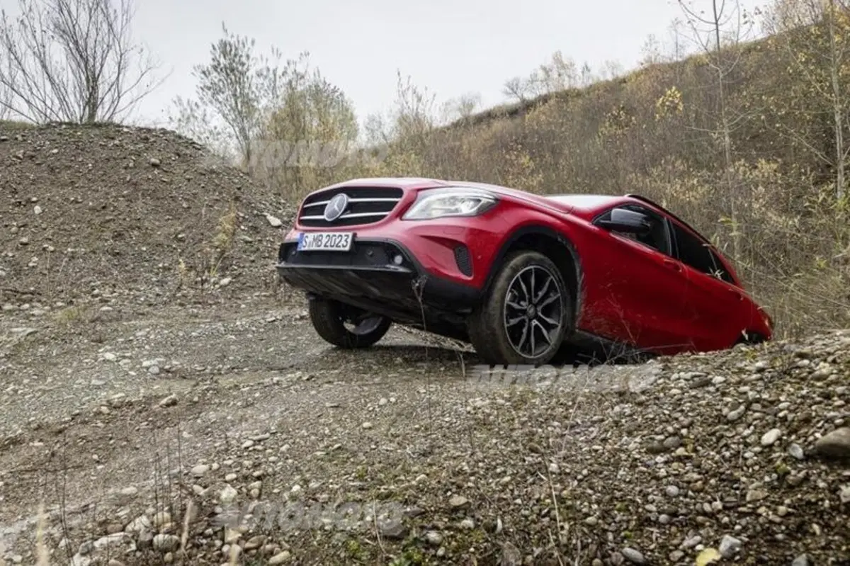 Mercedes-Benz GLA (11)