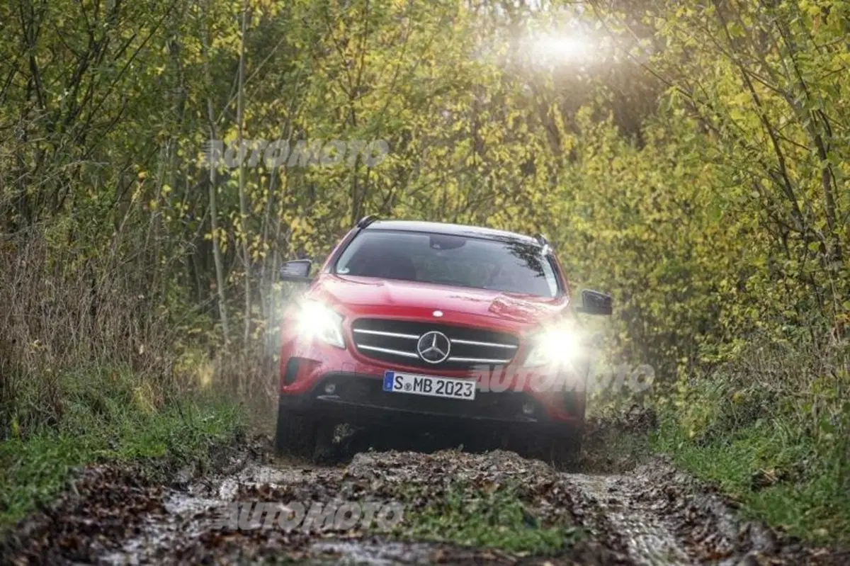 Mercedes-Benz GLA (14)