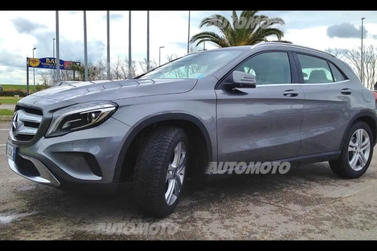 Mercedes-Benz GLA (36)