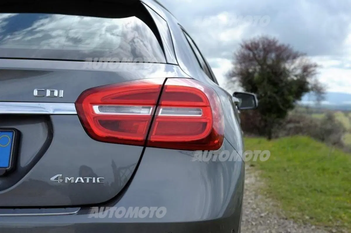 Mercedes-Benz GLA (40)