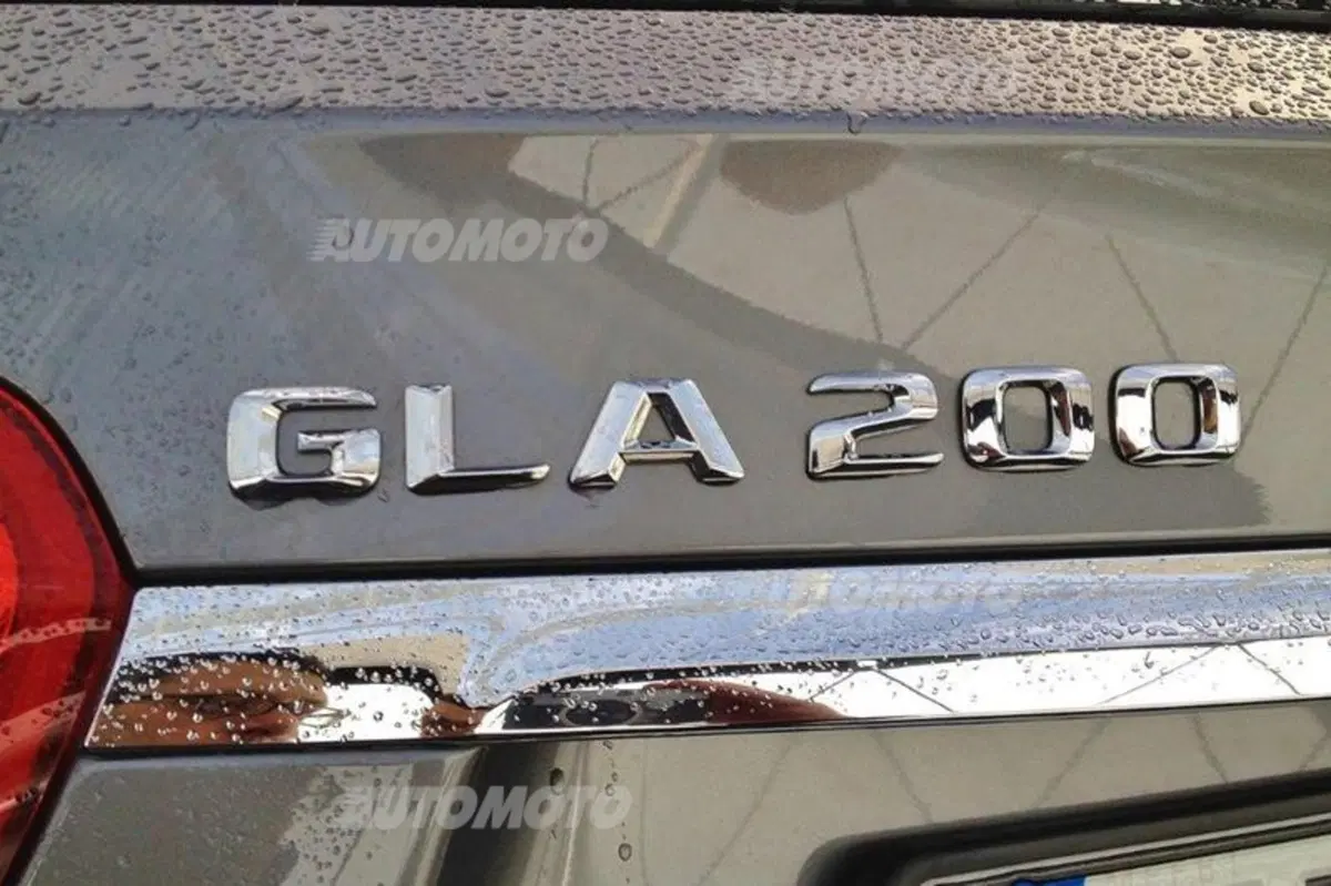 Mercedes-Benz GLA (41)