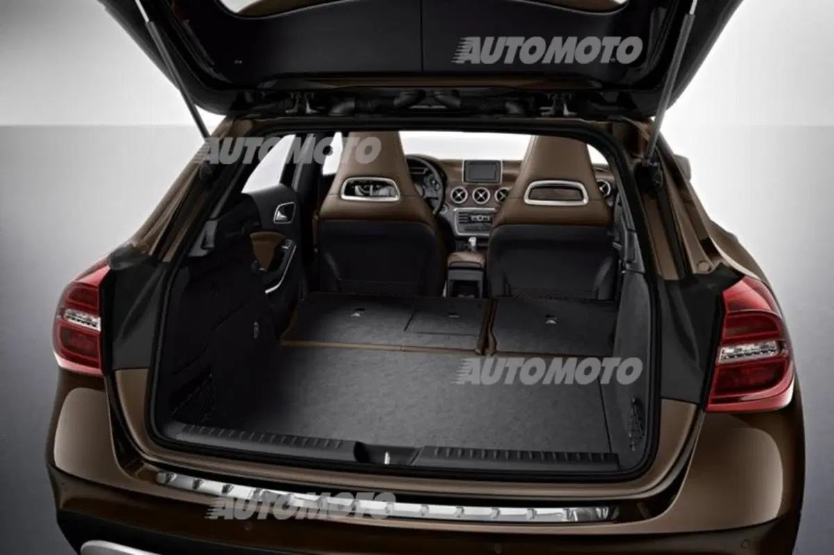 Mercedes-Benz GLA (49)