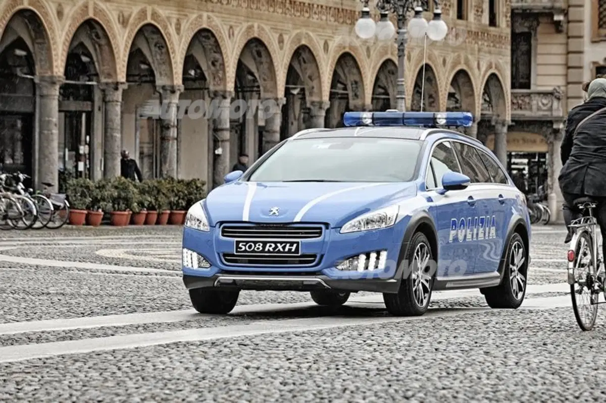 Peugeot: una 508 RXH a disposizione della Polizia Stradale (2)