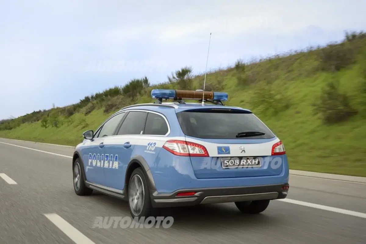 Peugeot: una 508 RXH a disposizione della Polizia Stradale (4)
