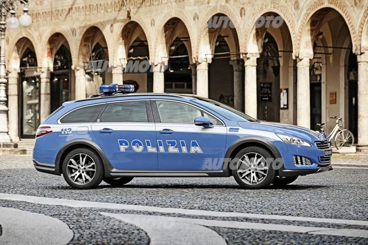 Peugeot: una 508 RXH a disposizione della Polizia Stradale (8)
