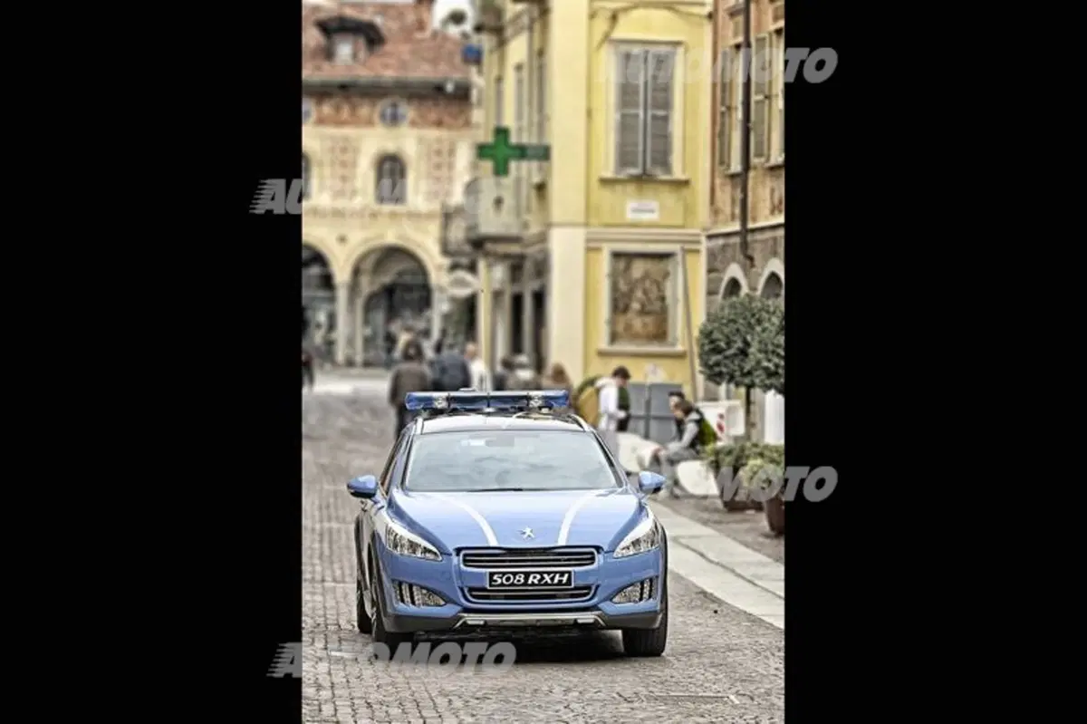 Peugeot: una 508 RXH a disposizione della Polizia Stradale (13)