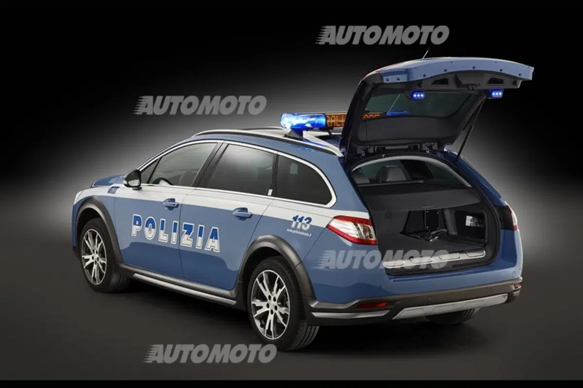 Peugeot: una 508 RXH a disposizione della Polizia Stradale (18)
