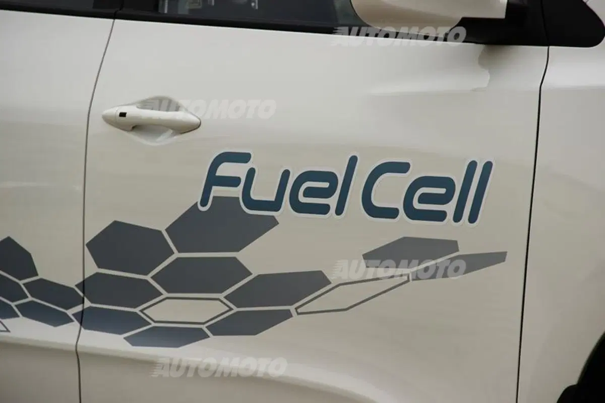Frank Meijer: «La Hyundai ix35 Fuel Cell a idrogeno è realtà. E' già sul mercato» (11)