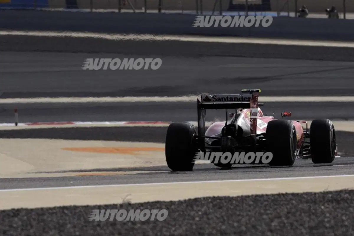 F1 Bahrain 2014: Hamilton domina le libere del venerdì. Kimi vola, ma è 14° (6)