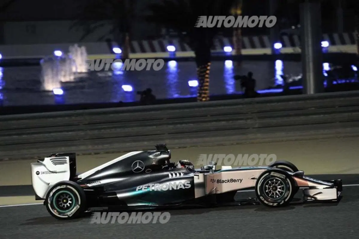 Formula 1 Bahrain 2014: Rosberg strappa la pole position nelle qualifiche (4)