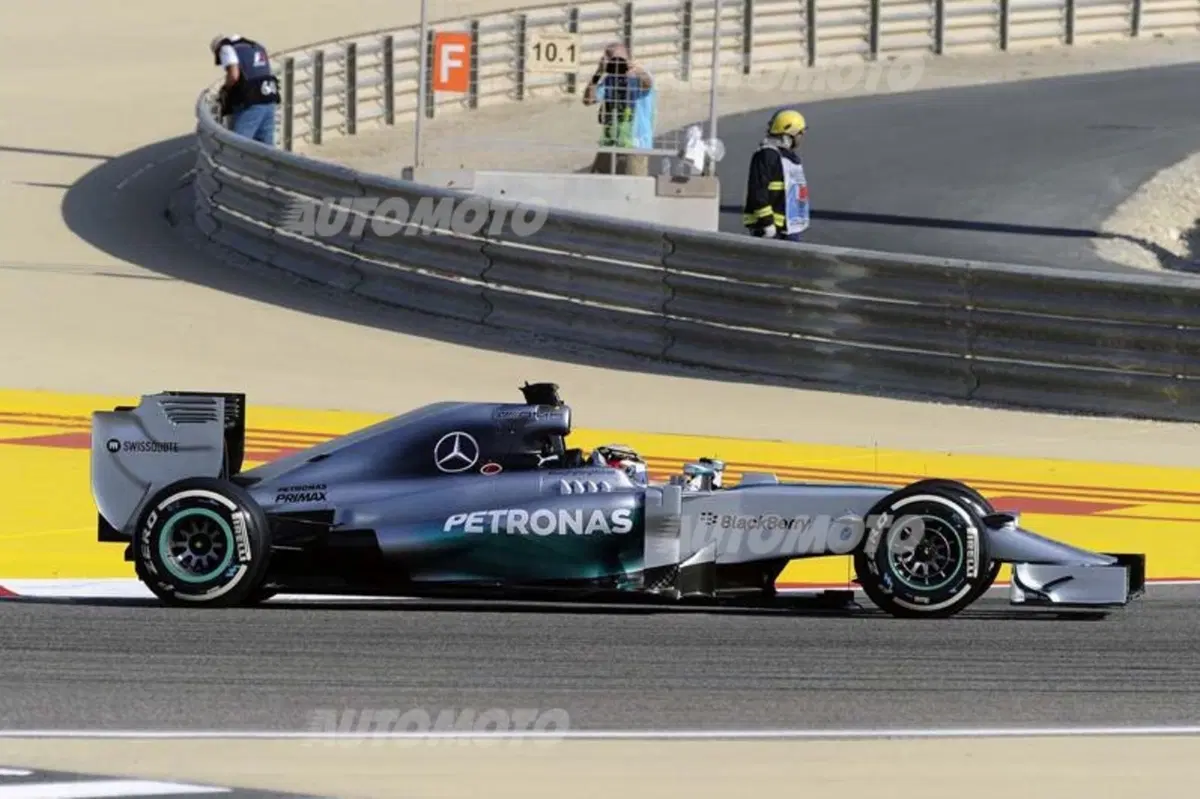 Formula 1 Bahrain 2014: Rosberg strappa la pole position nelle qualifiche (9)