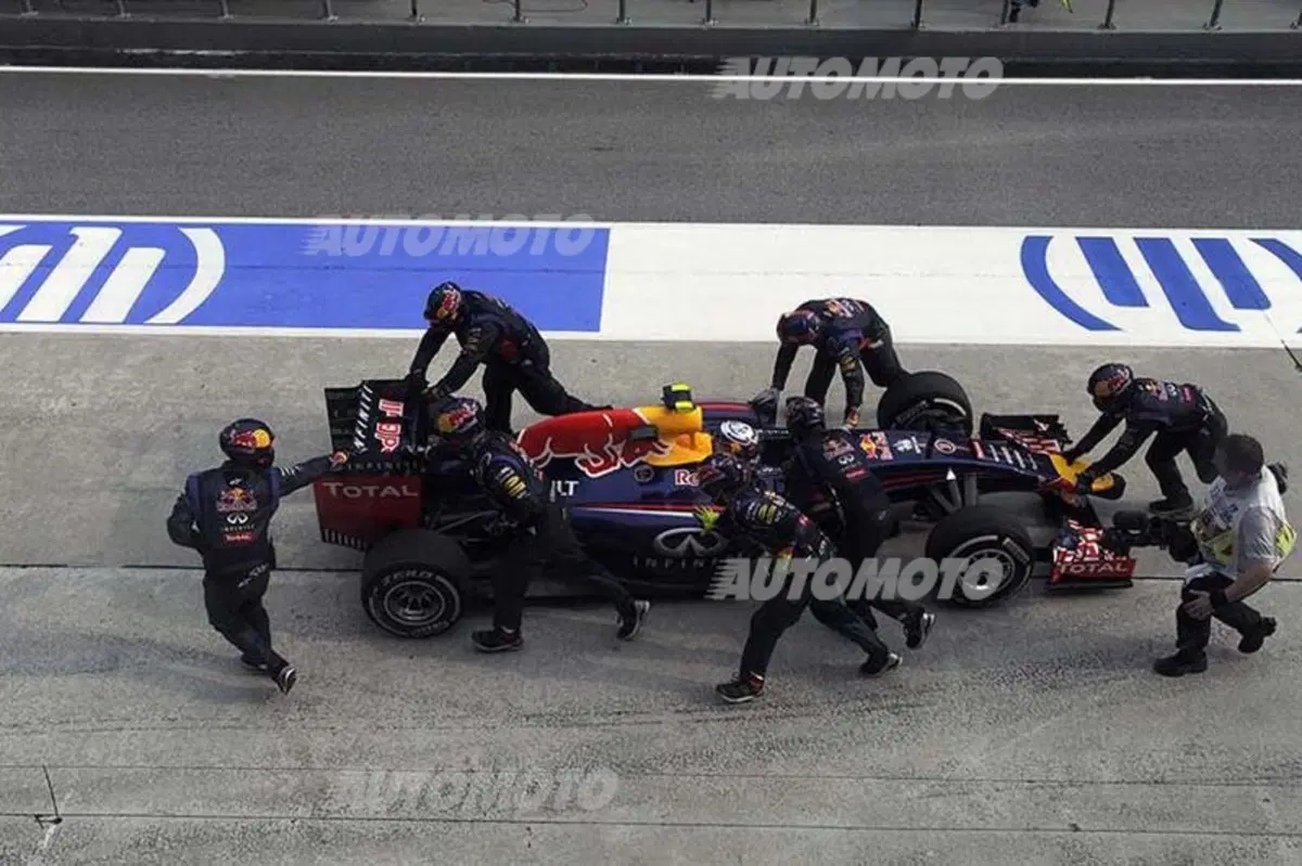 Formula 1 Bahrain 2014: le foto più belle del GP di Sakhir (5)