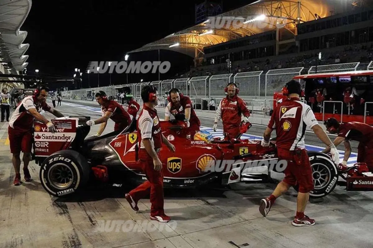 Formula 1 Bahrain 2014: le foto più belle del GP di Sakhir (12)