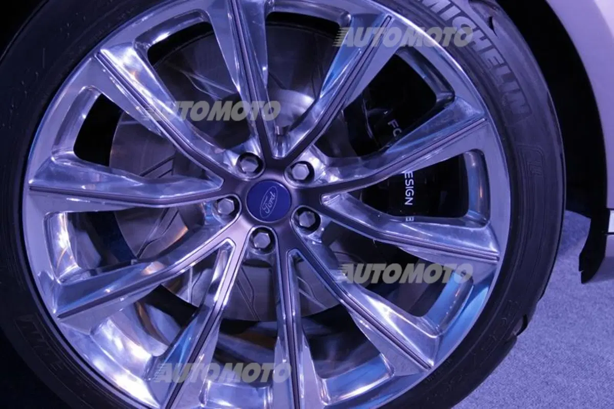 Ford al Salone del Mobile 2014 con la S-MAX Vignale concept (9)