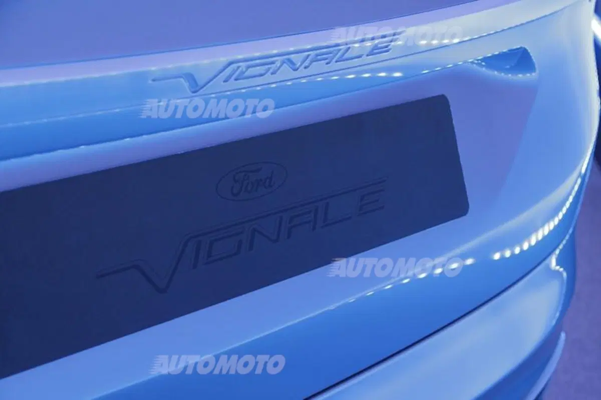 Ford al Salone del Mobile 2014 con la S-MAX Vignale concept (19)
