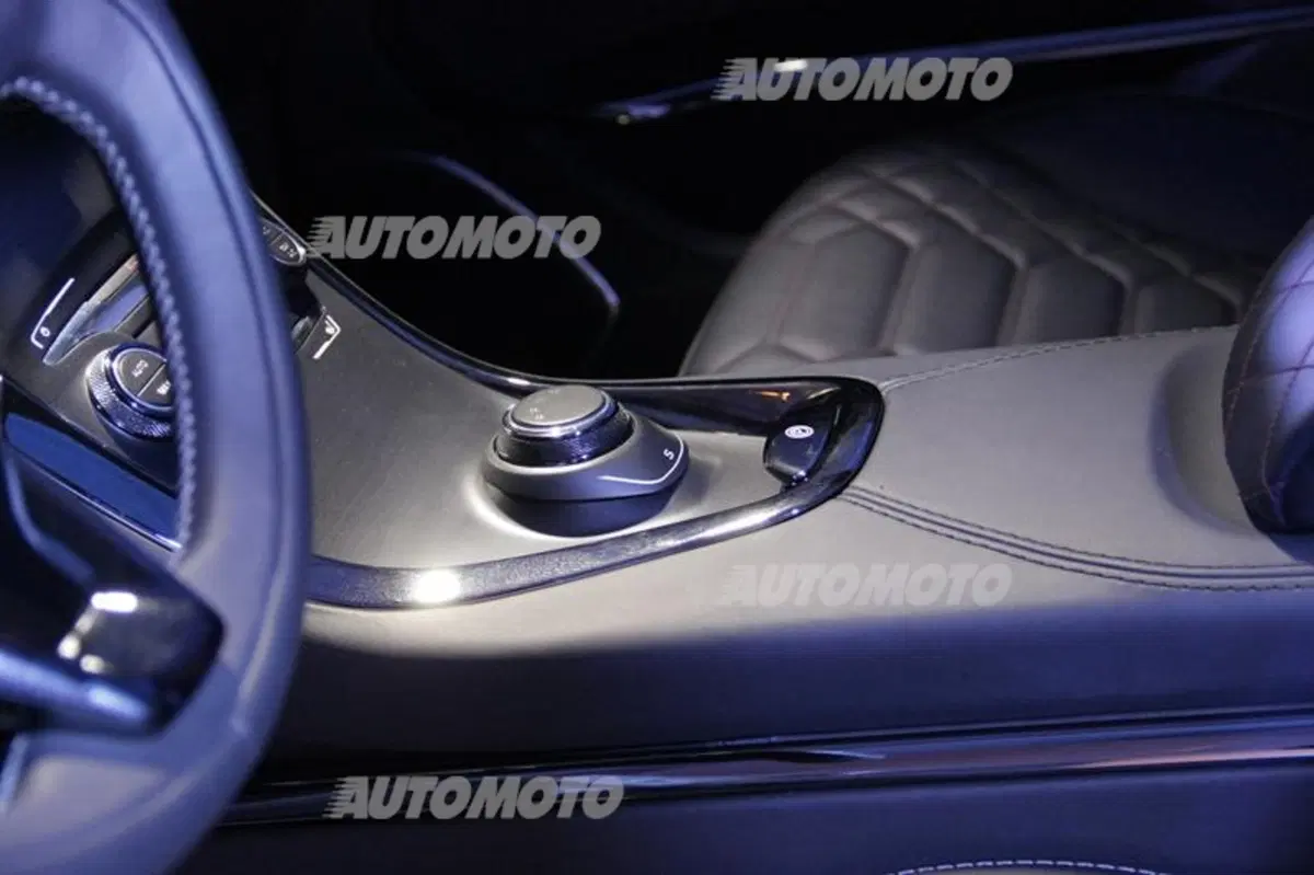 Ford al Salone del Mobile 2014 con la S-MAX Vignale concept (27)