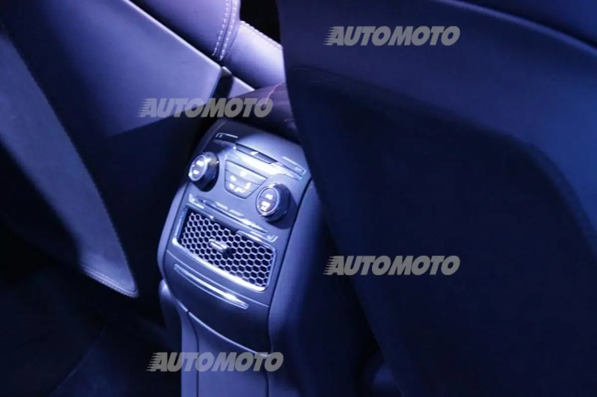 Ford al Salone del Mobile 2014 con la S-MAX Vignale concept (30)