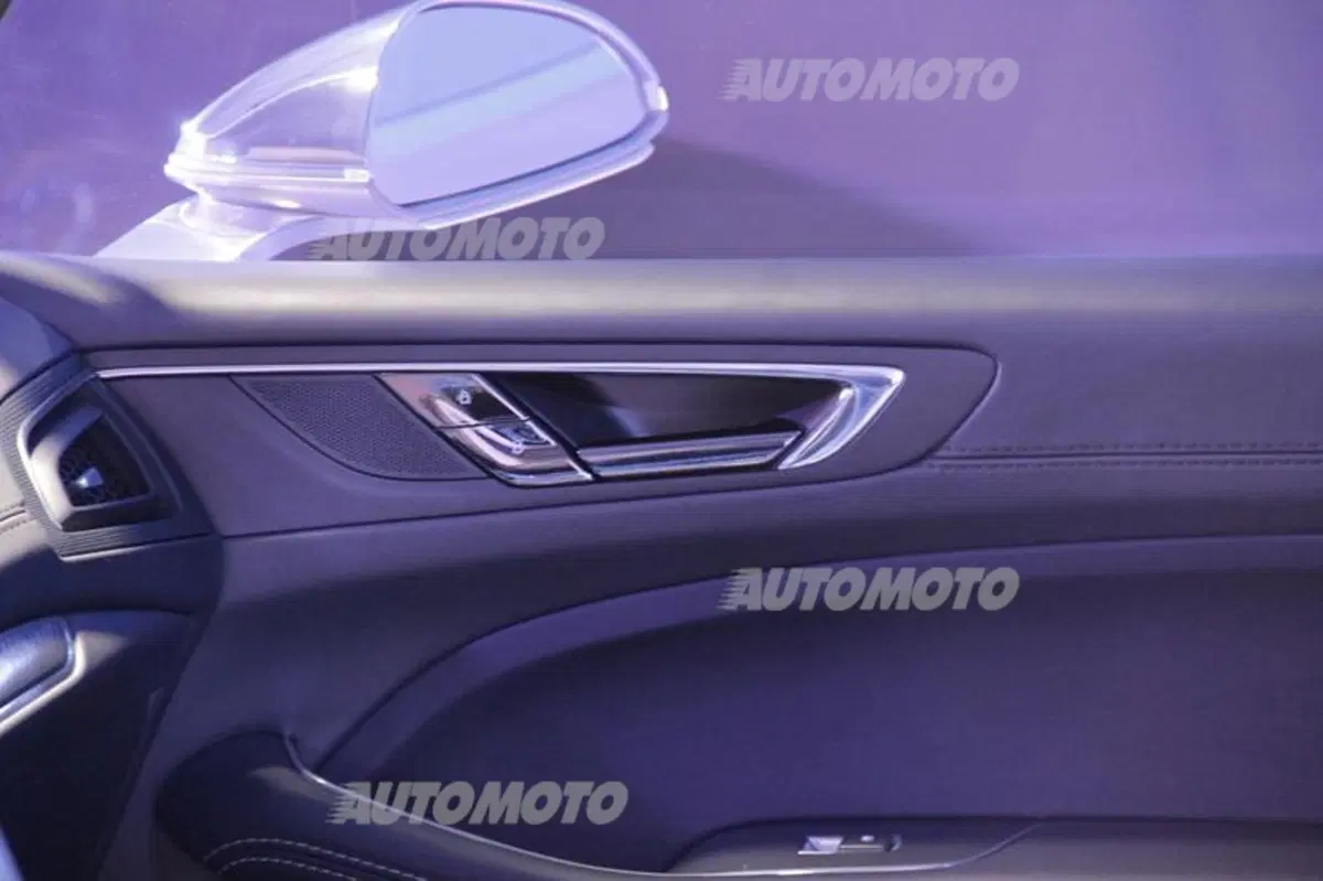 Ford al Salone del Mobile 2014 con la S-MAX Vignale concept (38)