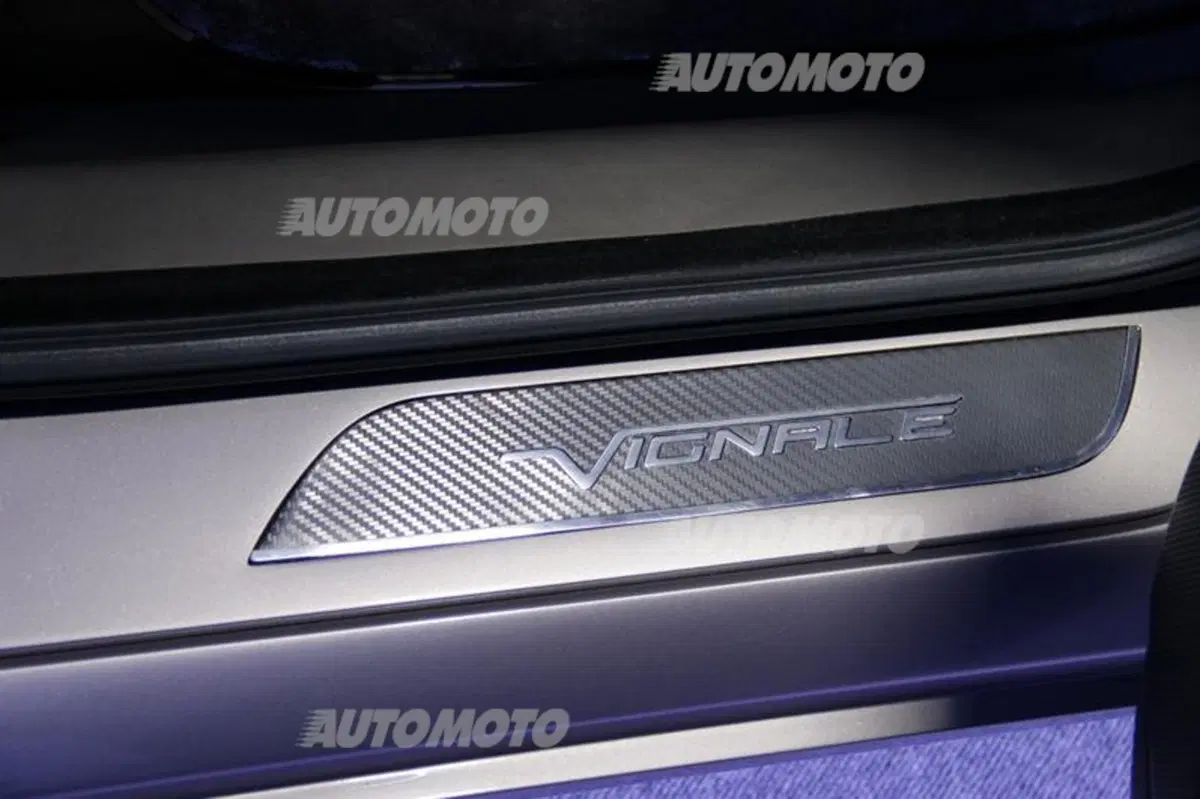 Ford al Salone del Mobile 2014 con la S-MAX Vignale concept (40)