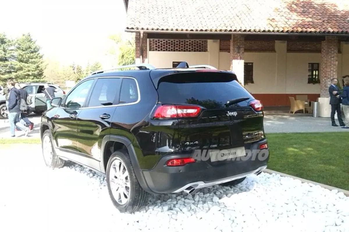 Ellis (Jeep): «La Cherokee è un 4x4 autentico. Comodo su strada, non accetta compromessi fuori» (2)