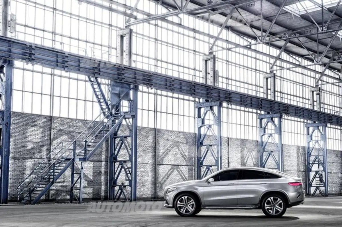 Mercedes-Benz Concept Coupé SUV: tutte le immagini (11)