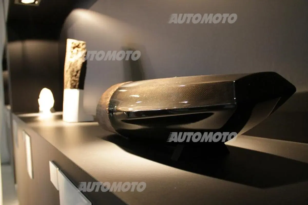 Peugeot al Salone del Mobile con il sofà Onyx (4)