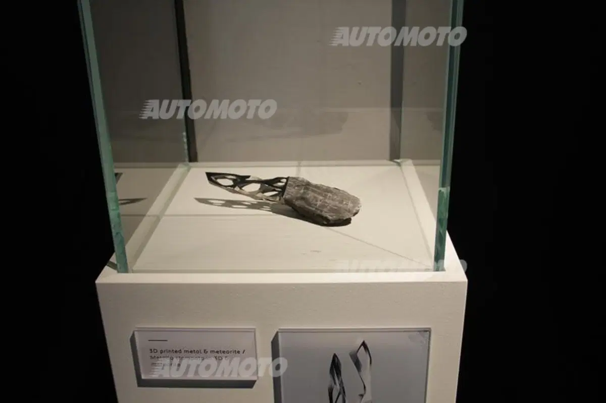 Peugeot al Salone del Mobile con il sofà Onyx (5)