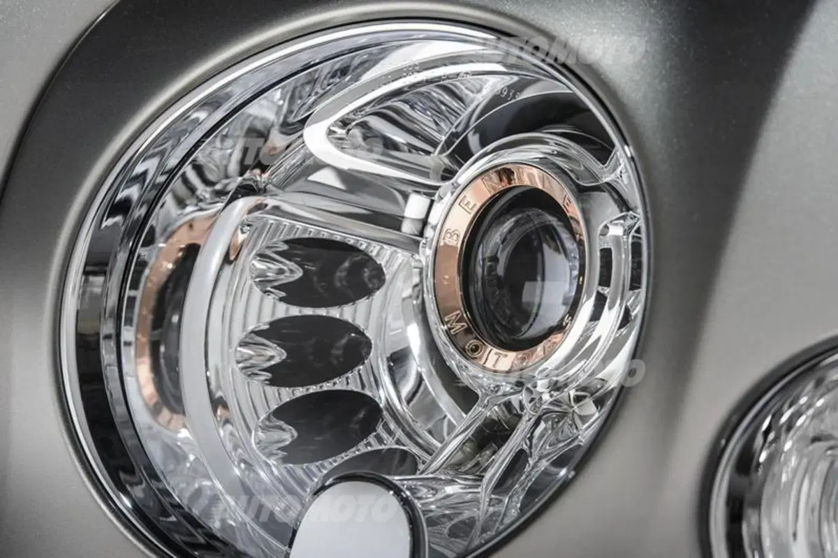 Bentley Hybrid Concept (12)
