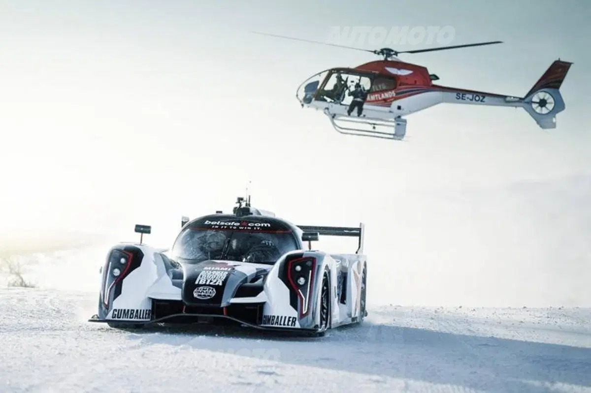 Rebellion R2K: la risalita di una pista da sci a colpi di drift. Sound fenomenale! (4)