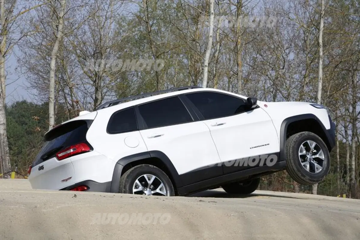 Nuova Jeep Cherokee 2014 (33)
