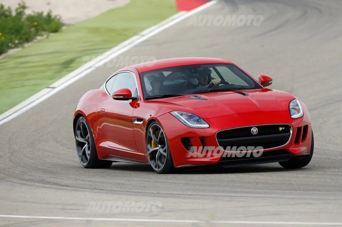 Jaguar F-Type Coupé (2)
