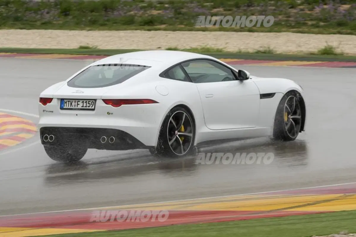 Jaguar F-Type Coupé (8)