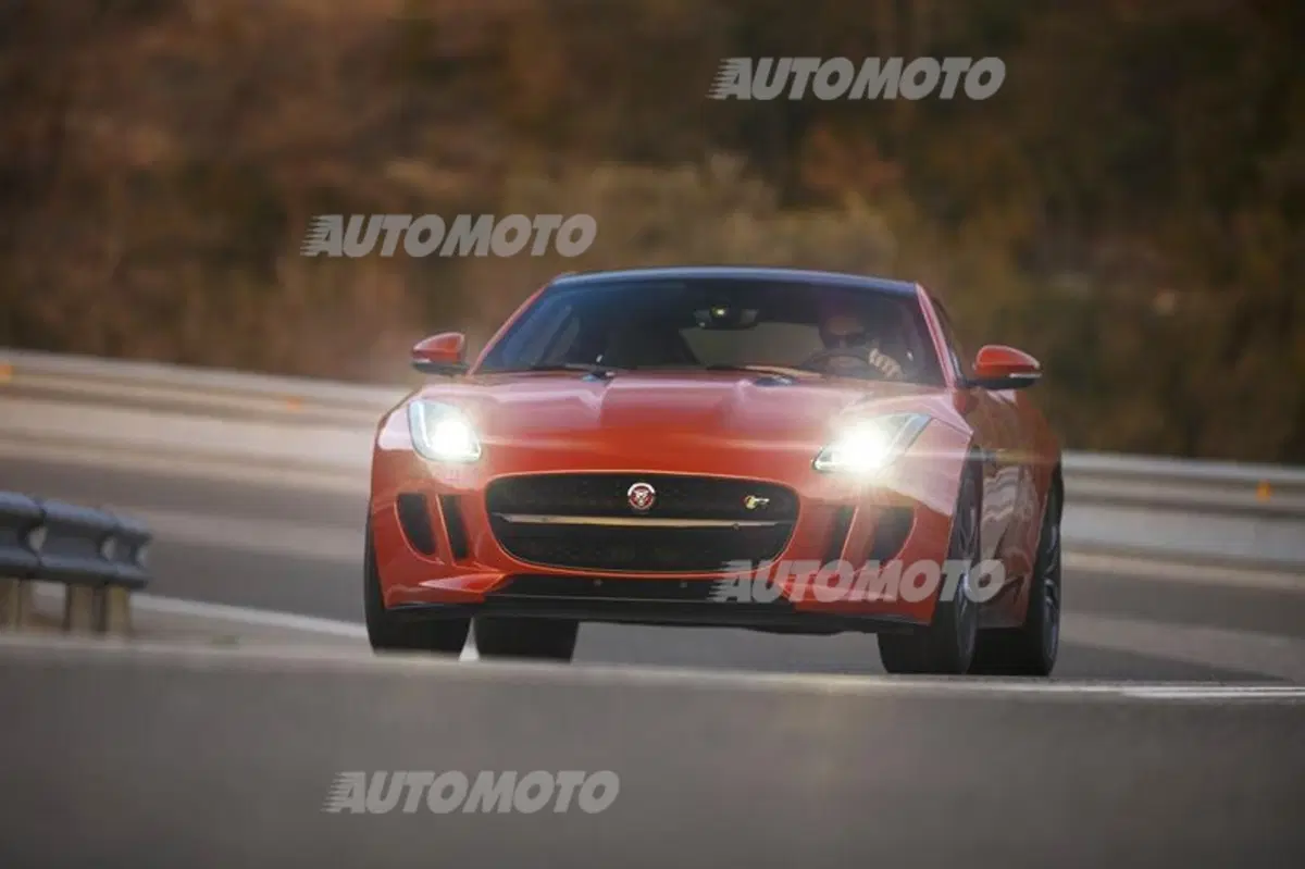 Jaguar F-Type Coupé (11)