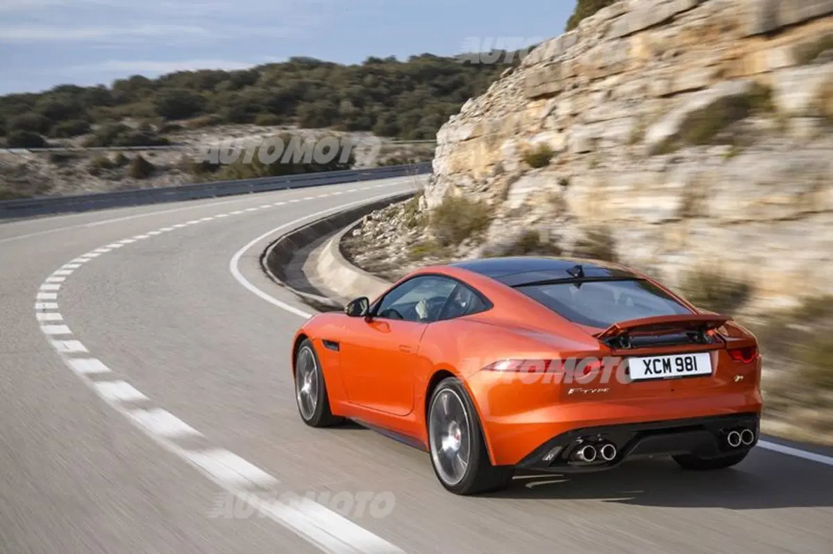 Jaguar F-Type Coupé (12)