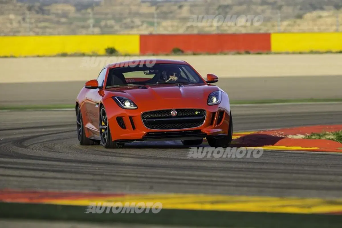 Jaguar F-Type Coupé (19)