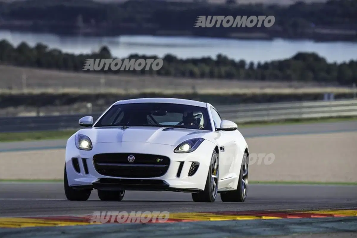 Jaguar F-Type Coupé (23)