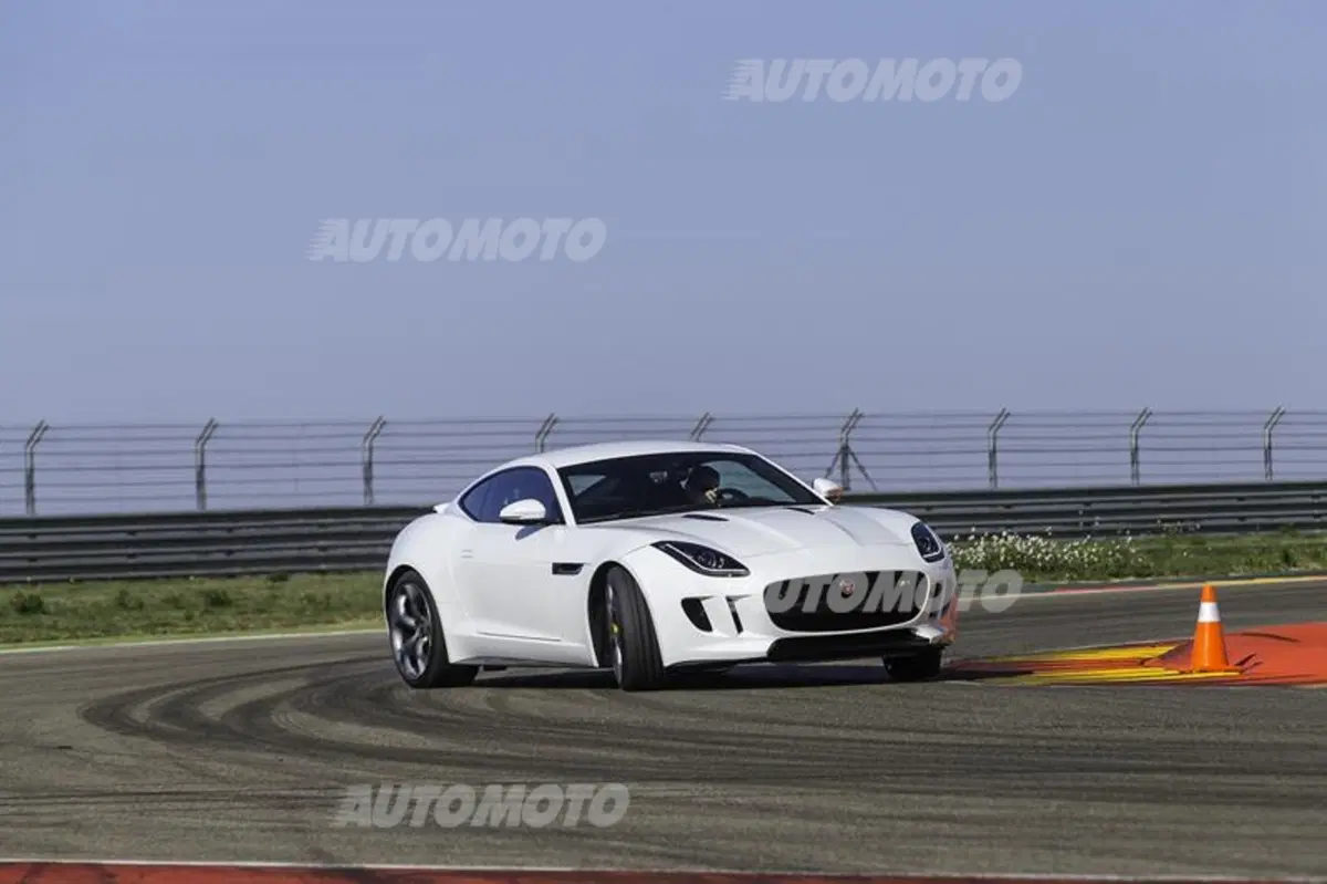Jaguar F-Type Coupé (32)