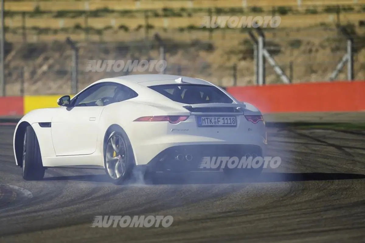 Jaguar F-Type Coupé (43)