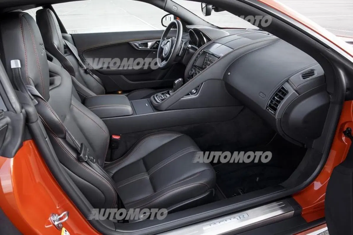 Jaguar F-Type Coupé (48)