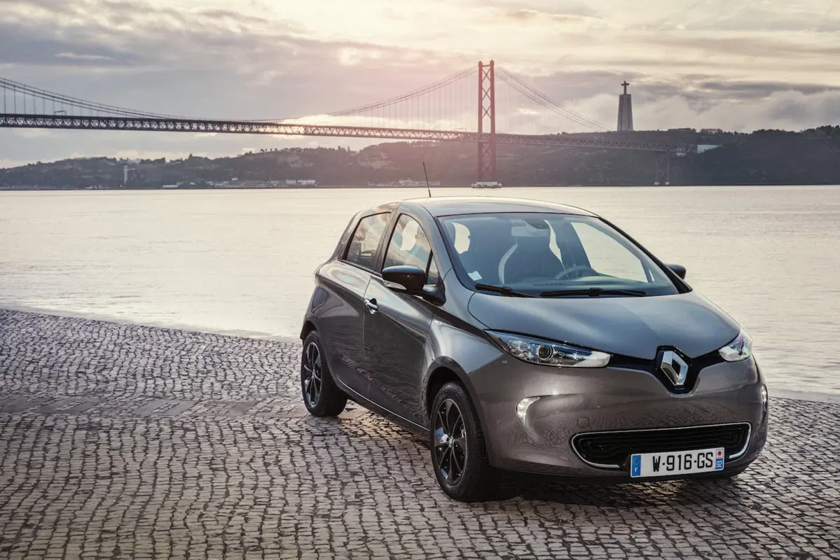 Renault Zoe: trecento veri km di autonomia (9)