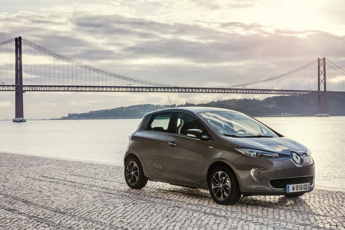Renault Zoe: trecento veri km di autonomia (14)